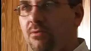 راقصة غريبة تدفق سوائلها على قضيب خلال رقص خاص