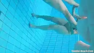 الطيز تحت الماء