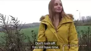 محتاج للمال، يمارس الجنس مع أي شخص مستعد للدفع