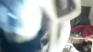 عاهرتان مثارتان تلعبان بأعضائهما الرطبة