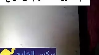 عاهرة مغربية كبيرة تتناك علي الواقف وعلي الارض سكس مغربي