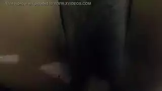 جلسة حلق عميق لعاهرة ناضجة تنتهي بالقذف على الوجه