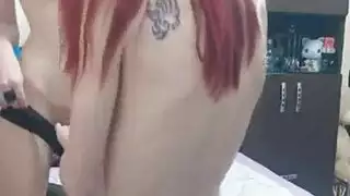 أوgy سحاقي: فتيات متهورات يلهون مع صديقة جديدة مثيرة