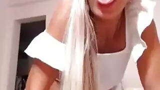 مؤخرتها أصبحت فيروسية شاهد المشهد الإباحي الكامل الآن