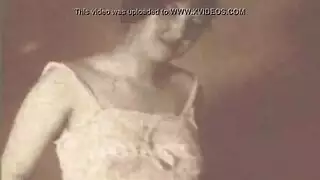 شمس البارودي تئن بينما تمتلئ بالسائل المنوي