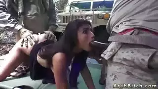 فتاتان ثنائيتا اللغة: صينية وعربية في فيلم إباحي منزلي صريح