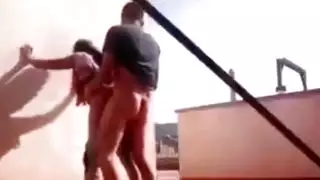 عاهرة مغربية محجبة تمارس الجنس على وجهها وتنزل فيها