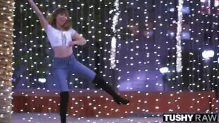 السمراء السمراء رايلي ريد تمارس أروع جنس شرجي على الإطلاق