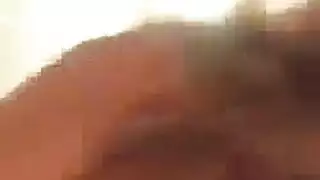 مراهق خاضع مُكشوف: أصدقاء يشاهدون ويضاجعون مؤخرته