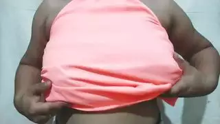 خضوع آسيوية ممتلئة: نينا تُنك في وجهها وهي مرتدية اللنجري