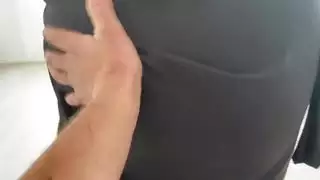 جنس شرجي إكس إكس إكس مع زوجة الأب العربية الممتلئة المنحنية فوق عربة التنظيف