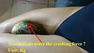 زوجة مثيرة تركب قضيب زوجها في غرفة فندق خلال رحلة