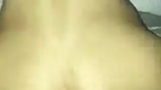 شاب يفعل نفسه مريض لكي تمتص زبه