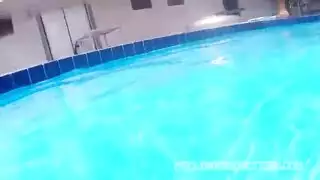 ينيك امه في الطبخ بعد خيانتها