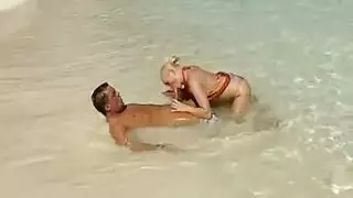 الأم الشرموطه علي الفراش