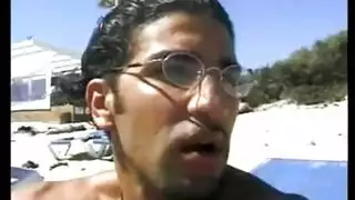 جماع جماعي على الشاطئ: إباحية مغربية تحت الشمس