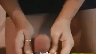 جوارب سوداء، كس ضيق: يتم إصبعها ثم تتعرض للجنس الفموي بقضيب أسود كبير