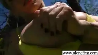 بيبوسو زلمة يوضع طيزه على وجه المرة