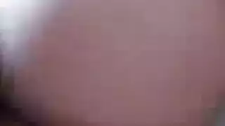 فتاة مراهقة تتوسل لقضيب أبيها المنتصب النابض