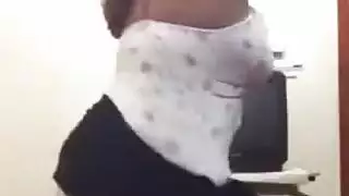 هاوية سعودية ساخنة ترقص ثم تداعب نفسها