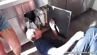 الخال يفشخ بنت