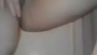 ينبكها فجاه وهي بالمطبخ عن غفله