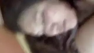 زوجة تشعر بالملل تغوي الجار الجديد لجلسة إباحية خشنة