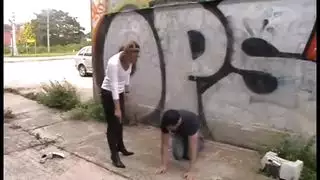 رسوم متحركة إكس إكس إكس: فتاة تأخذ خيارًا عميقًا