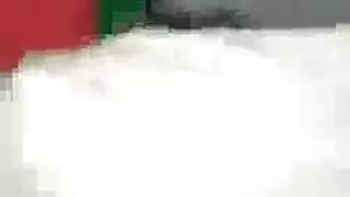 ربة منزل تشعر بالملل فتتخطى القراءة لممارسة جنس حار مع صديق زوجها