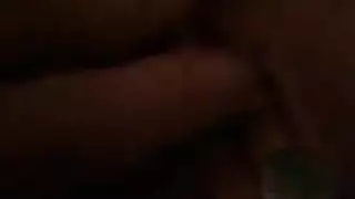 تُلمس وتُغطى من الرأس إلى القدمين من قبل رجلين