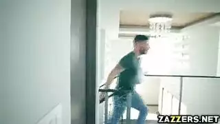 سكسإمرأةتتناكمنولدهاصغير