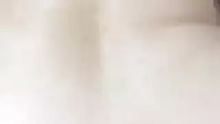 ميلف جشعة لا تستطيع الحصول على ما يكفي من القضيب