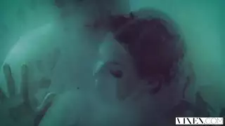 بشكل في زوجته فوضع كاميرا و صاحبنا ينيكها
