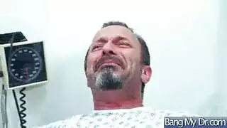 سكس الطبيب يلحس الكس