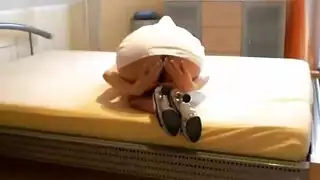 الزوج يمارس الجنس الصريح، ويضاجع فرج زوجته في وضعية الكلب