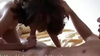 انتصاب نابض في فمها: مص إباحي قاسي