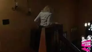 سكس سحاقي جامح مع أقضبة صناعية كبيرة