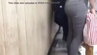 بورن تحرش عام: طيز بنت مصرية في القطار