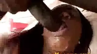 بورن المواصلات العامة: طالبة تأخذ شرج قاسي