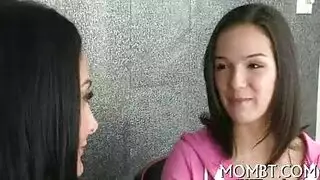 ينيك بنت ويفتحها بل الغلط خفي