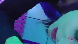 نيك عنيف في المنزل مشهد إباحي
