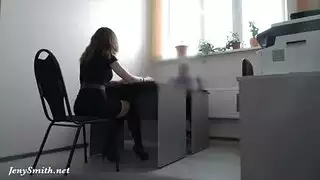 مقابلة عمل تتحول إلى جلسة نكاح إكس إكس إكس على المكتب