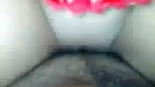 مهبل مفتوح مملوء بالقضيب وكيس الصفن بالكامل
