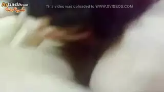 بورنو صريح: ملكة جمال لبنان تجعل حبيبها المطيع يلحس كسها