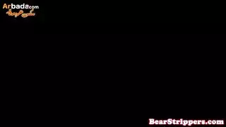 انفجار الجنس الجماعي: شاب محظوظ يمارس الجنس مع عدة مهبلات