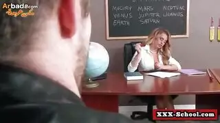 مدرسة بزازها كبيرة في المدرسة