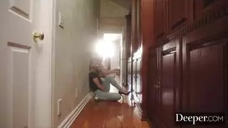 إفراط في الثنائي الجنسي: تناوب على فرجي فتاتين