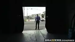 ياسمين كارو البنانية