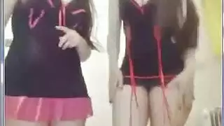 سحاقيات عربيات فاتنات: مص أثداء و جماع بقضيب اصطناعي