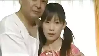 مشهد آسيوي صريح: خيال علاقة ممنوعة